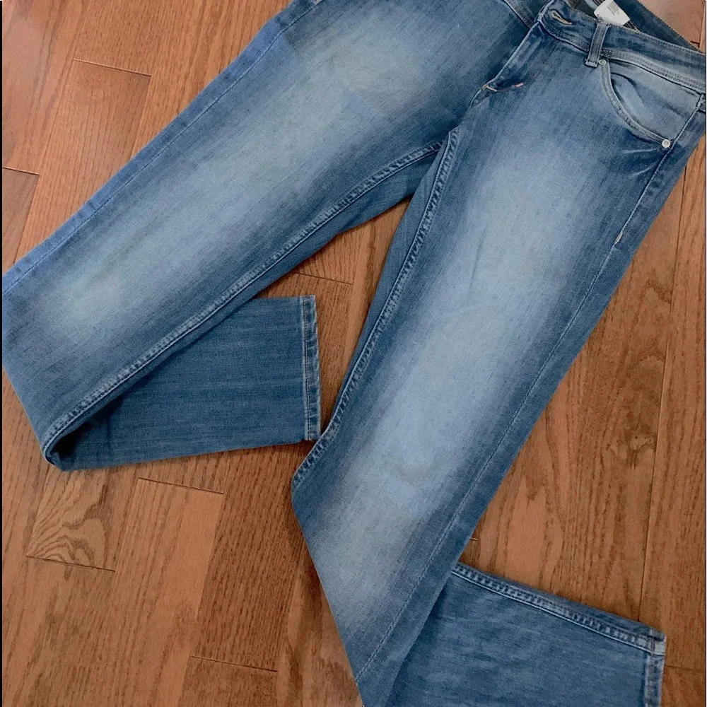 Low Rise Jeans - Picture 3 of 5